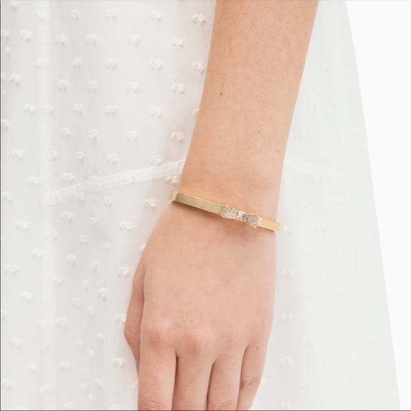 🎀 Kate Spade ♠️ Ready Set Bow Gold Tone Bracelet - Picture 7 of 8
